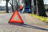 EMERGENCY TRAFFIC TRIANGLE EMERGENCY TRAFFIC TRIANGLE